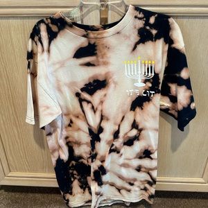 Blue crown tie-dye Hanukkah It’s Lit T-shirt medium
